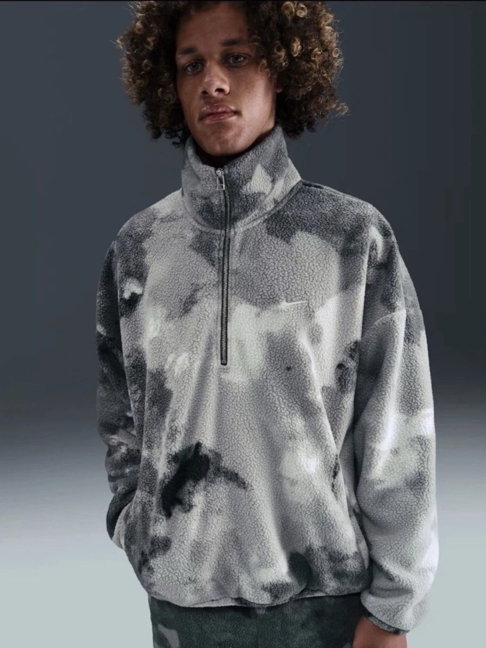 NWT men's medium HV3541-068 Nike Therma-FIT Half Zip Fleece Jacket Arctic Camo